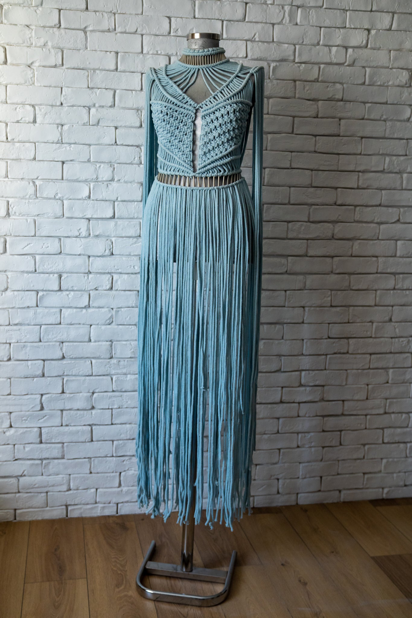 Rochie cu umeri scurtă / lungă